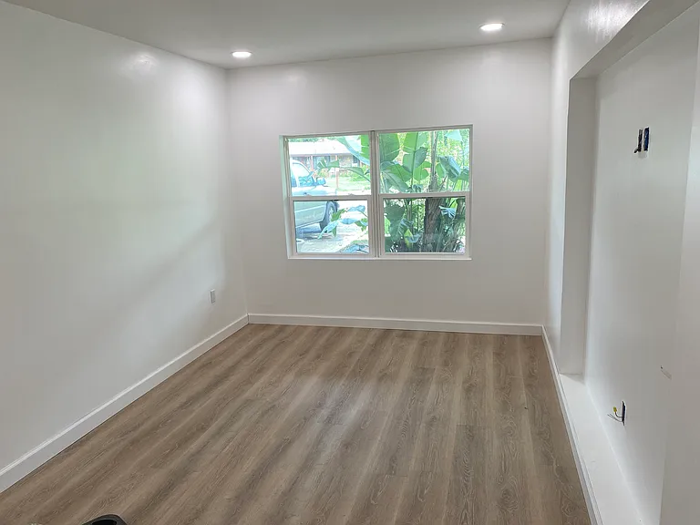 2816 Pine Ave — Photo 9