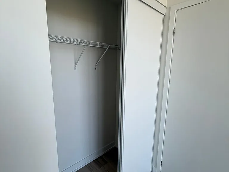 1 Fairview Rd E #3010 — Photo 2