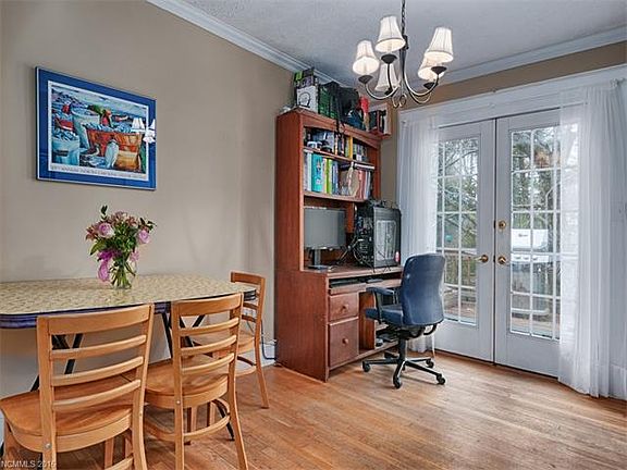 5th image of 11 Marlborough Dr