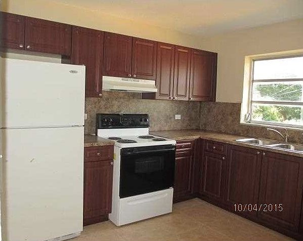 2nd image of 6012 SW 33rd St APT 103