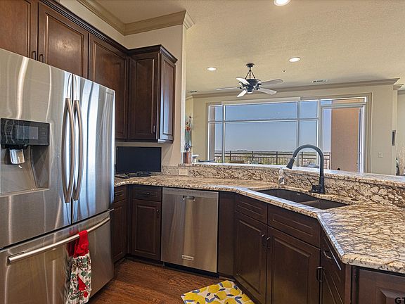 5th image of 2801 Wexford Dr APT 803
