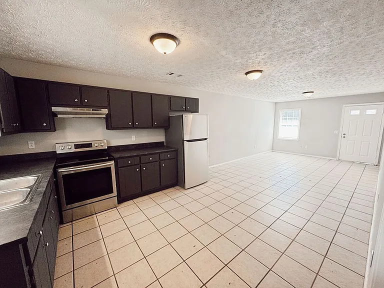 Valley View Apartments — Photo 76