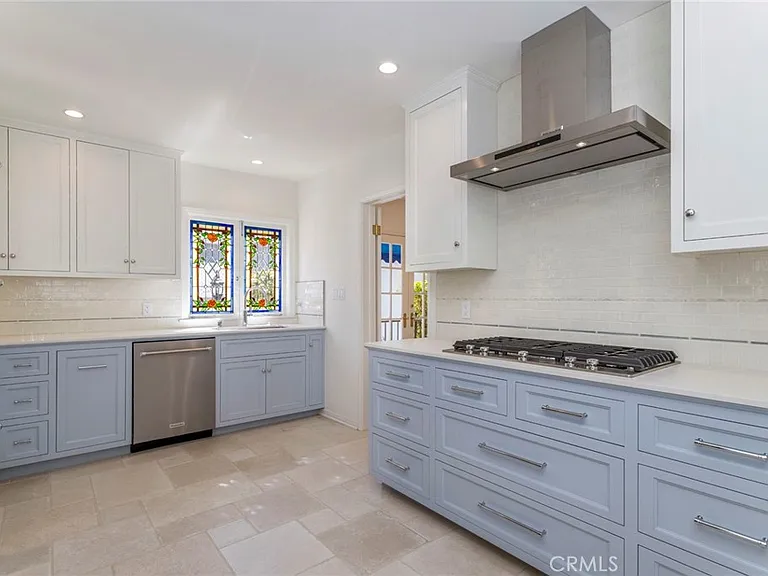 1332 Pearl St — Photo 10