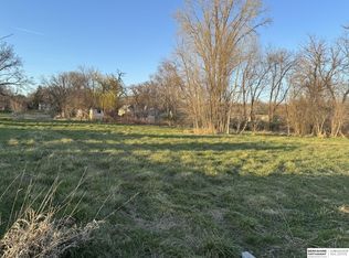617 Elm St, Nehawka, NE 68413