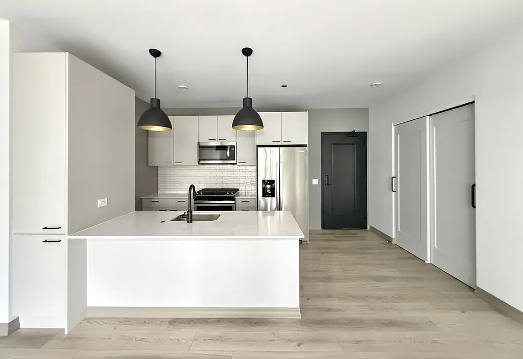 Spectacular 2 Bed, 2 Bath at Elston + Webster (Bucktown) — Photo 2