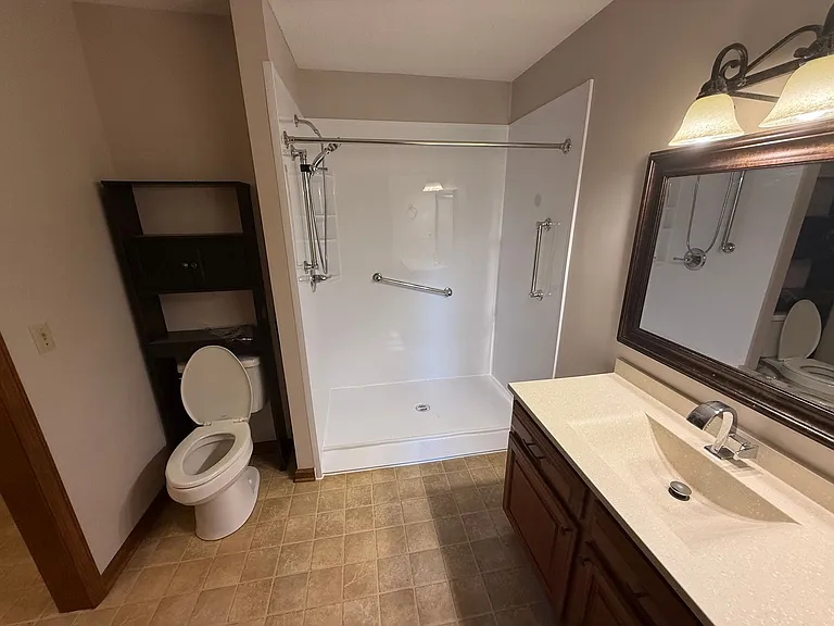 1201 Eastbrook Dr — Photo 13