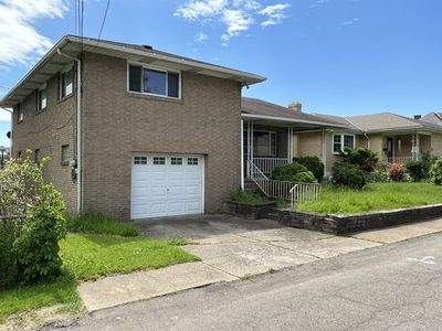 13 Schoen St, Mc Kees Rocks, PA, 15136