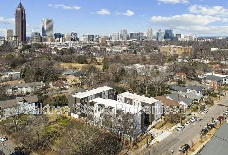 456 Parkway Dr #6 — Photo 3
