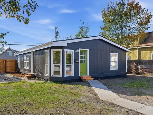 718 E Bridgeport Ave, Spokane, WA 99207