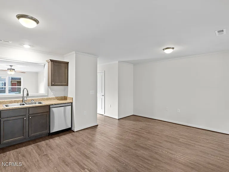 473 Sullivan Loop Rd — Photo 9