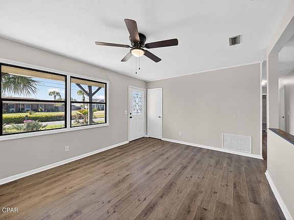 4th image of 4121 Leslie Ln