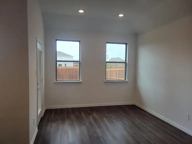 1633 Pine Valley Dr — Photo 12