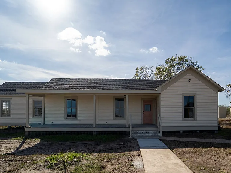 14851 US Highway 87 N — Photo 1