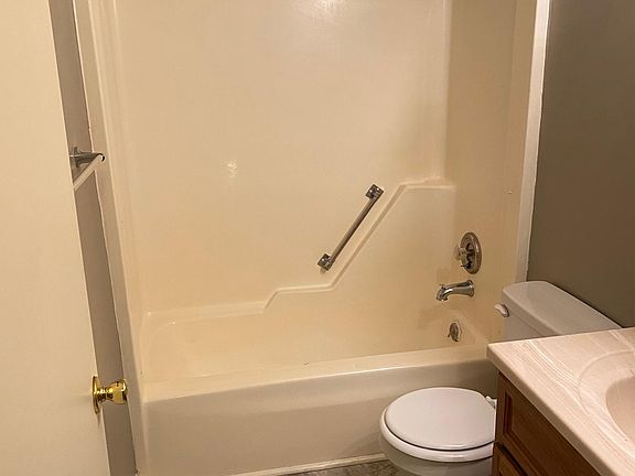 5th image of 1385 Emmet St
