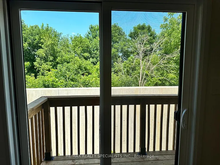 720 Grey St #19 — Photo 8