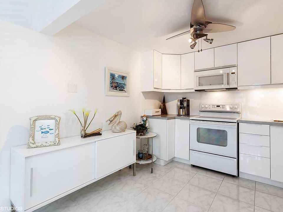 1st image of 212 Wellington Cir E #C