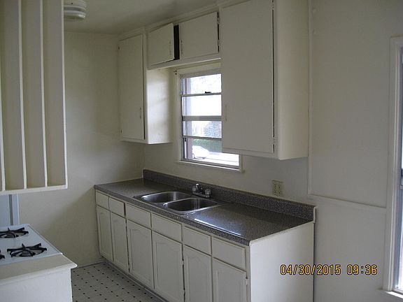 2nd image of 11827 S Figueroa St APT 4