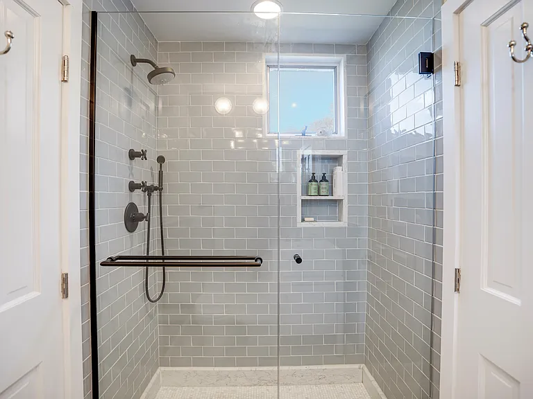 141 Bay Ln — Photo 23