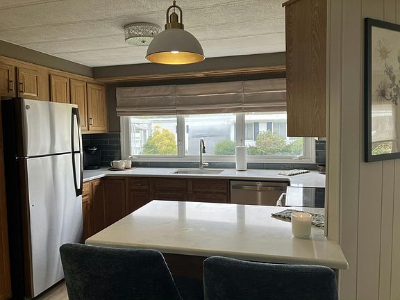 2nd image of 75 Brighton Rd #Br75