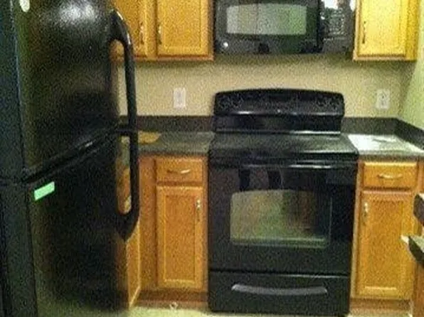 300 Gateway Dr, Holly Ridge, NC 28445