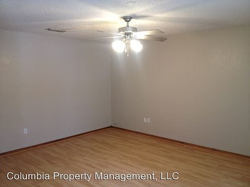 2nd image of 612 Redwater Blvd W