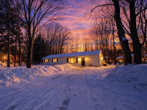 16 Daniel Street, Gorham, ME 04038