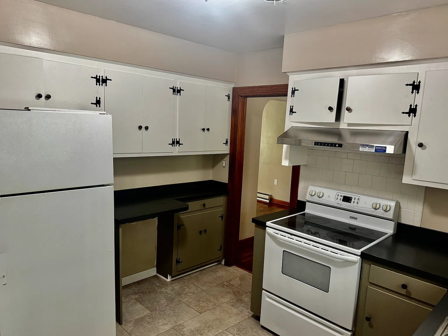 3 bed, 1.5 bath, 1200 sqft, $2,000 — Photo 3