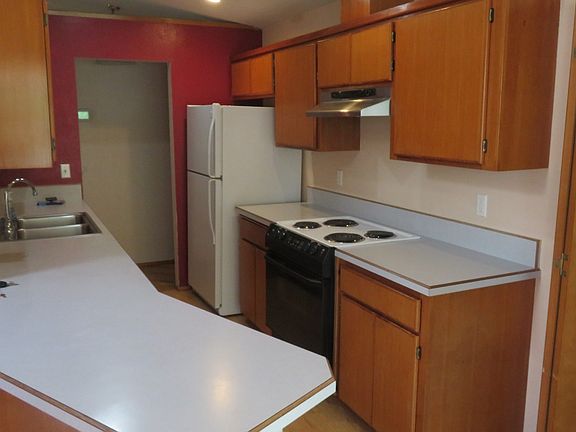 3rd image of 9437 Pinedrop Ct SE