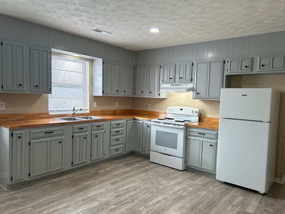 1st image of 122 Overland Dr