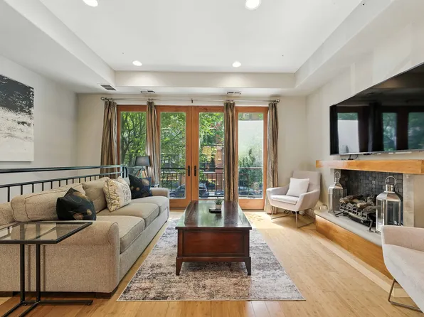 (undisclosed Address), Chicago, IL 60607