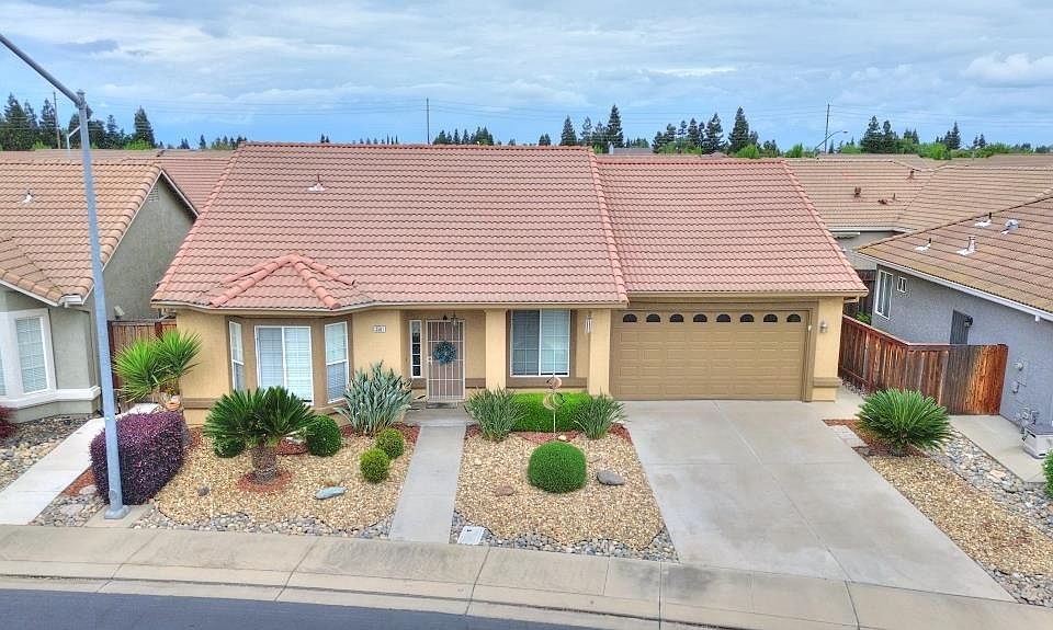 1st image of 3501 Red Maple Dr