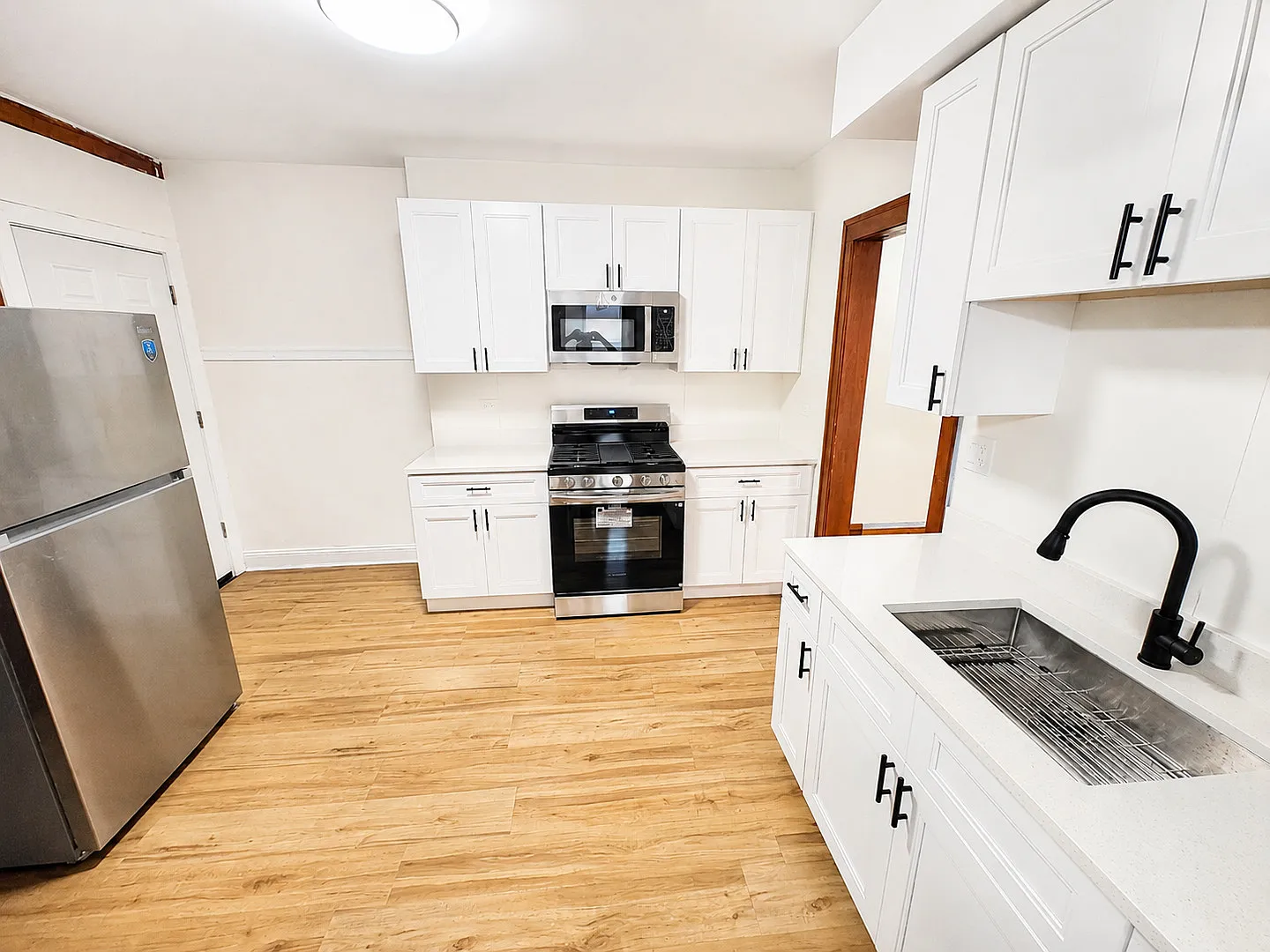 3 bed, 1300 sqft, $1,800 — Photo 4
