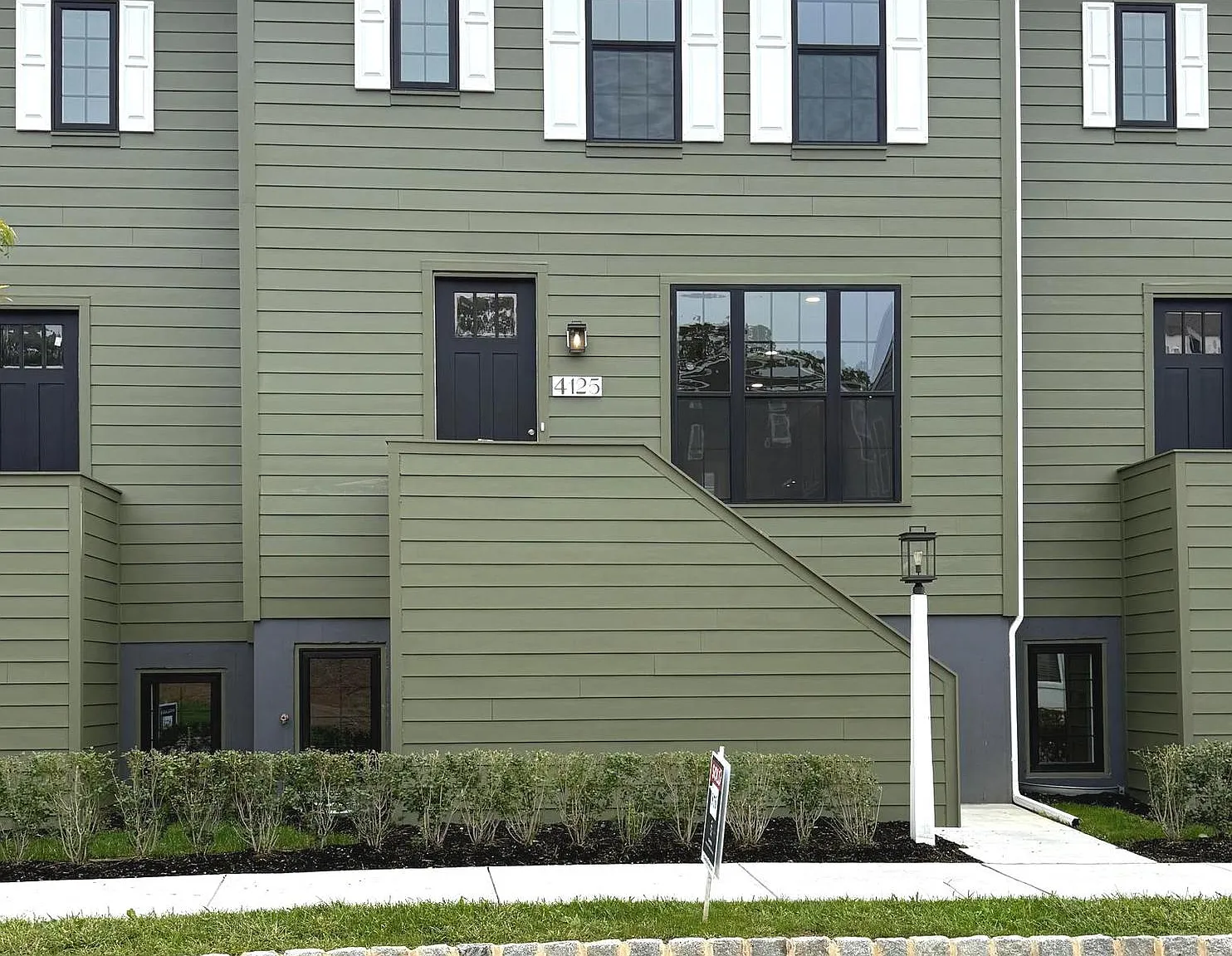 3 bed, 2.5 bath, 1927 sqft, $2,595 — Photo 1
