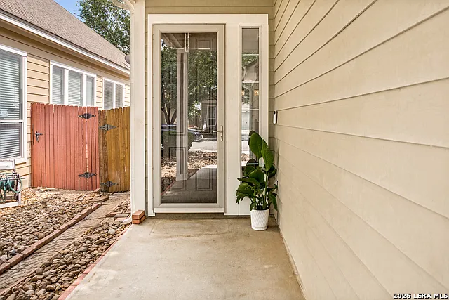 3 bed, 2.0 bath, 1507 sqft, $1,900 — Photo 2