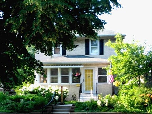 BEAUTIFUL Up-to-Date Home