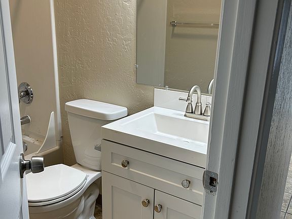 4th image of 360 SW 9th St #1