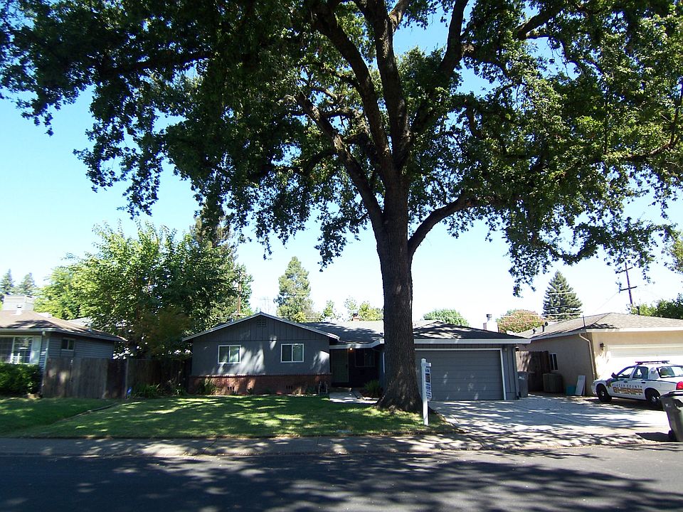 1st image of 1700 Lakewood Dr