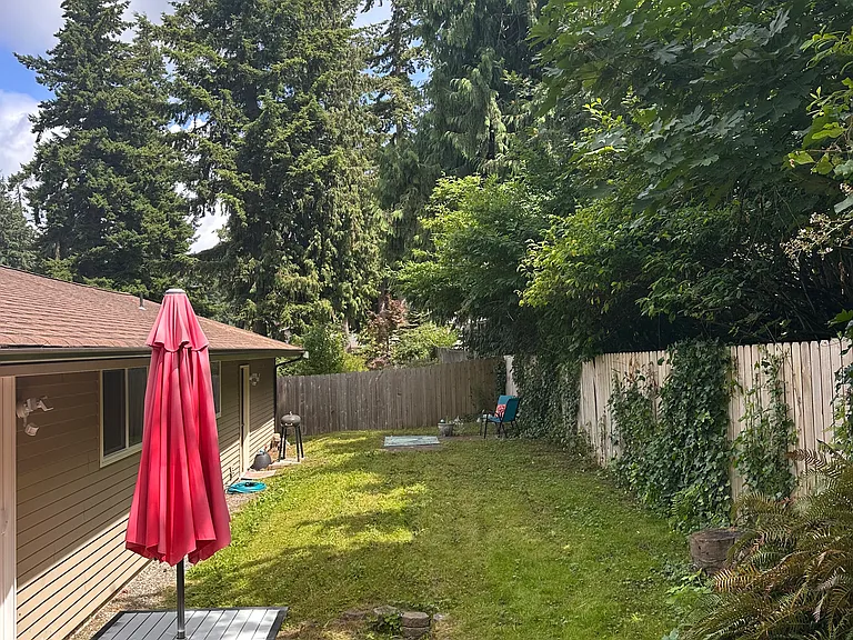 845 Woodbine Way — Photo 2