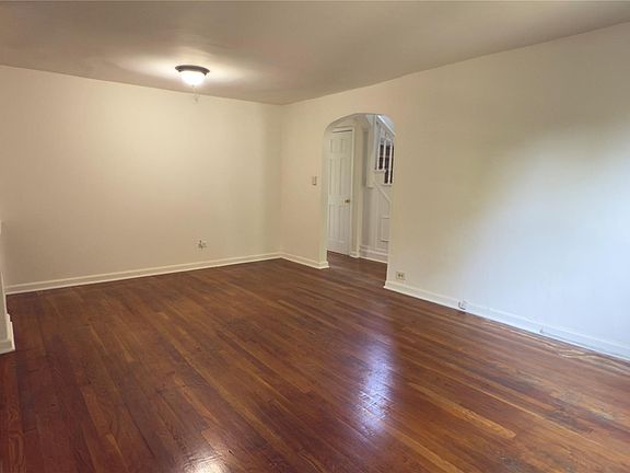 5th image of 130 Rockland Ave