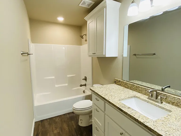307 N Colbert Ave — Photo 16