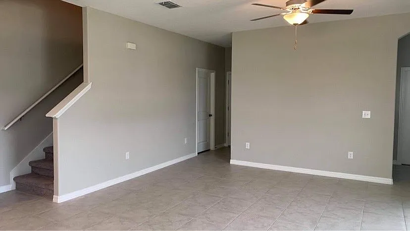 3 bed, 2.5 bath, 2045 sqft, $2,500 — Photo 3