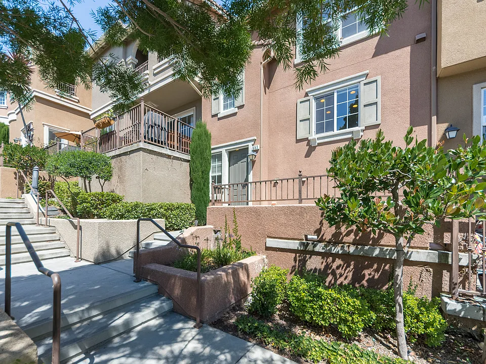 553 Adeline Ave
