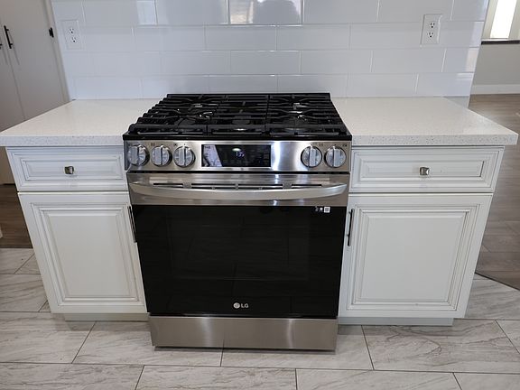 3rd image of 15408 Palm St