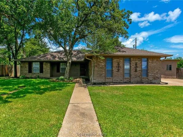 3300 Big Bend Dr, Bryan, TX 77803