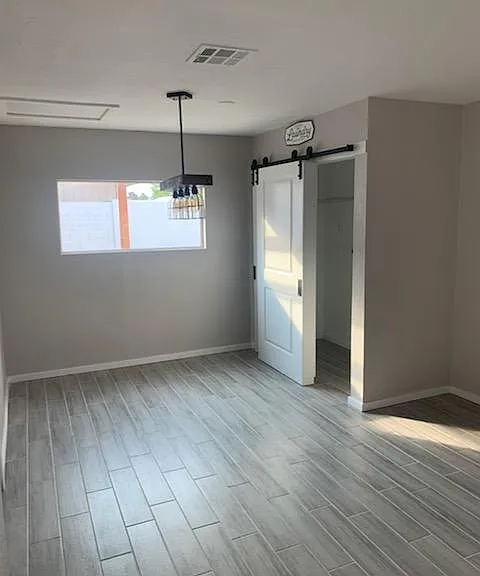 1104 W Auburn Dr — Photo 3