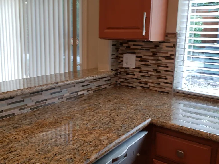 325 Goshen Ct — Photo 12