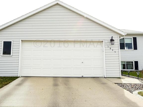 2nd image of 1845 Huntington Ct