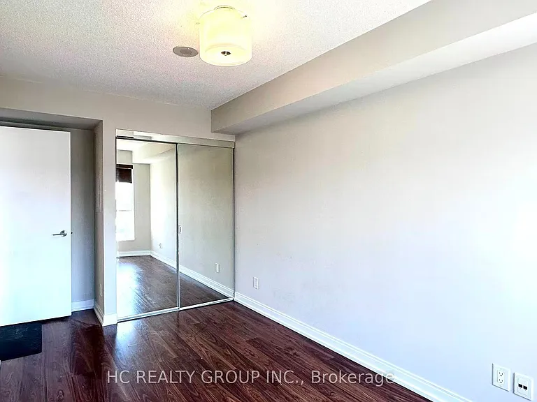 181 Village Green Sq #1415 — Photo 6