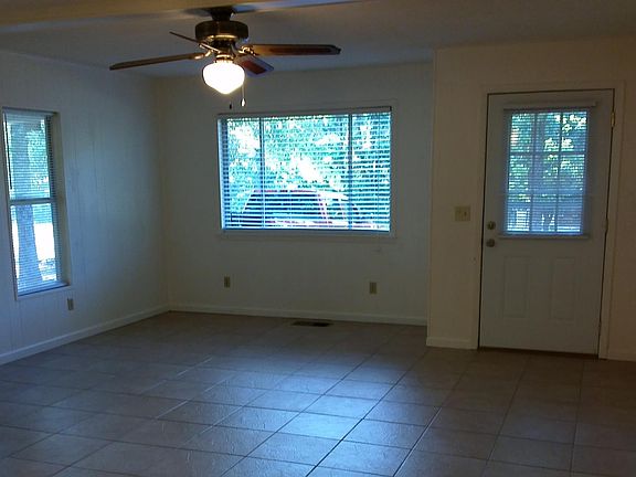 3rd image of 204 Northshore Dr