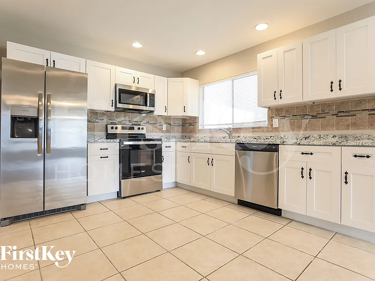 4517 Maraldo Ave — Photo 6